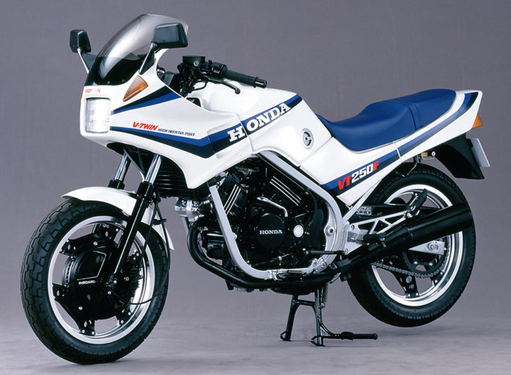 ホンダ　VT250　後輪　　MC08　　　2型の　　　　　　ドラムブレーキのカムシャフト　新品