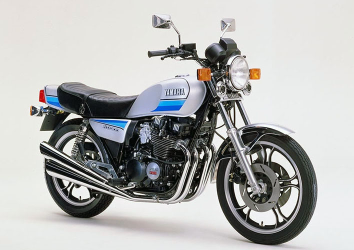 ヤマハ XJ400 マフラー